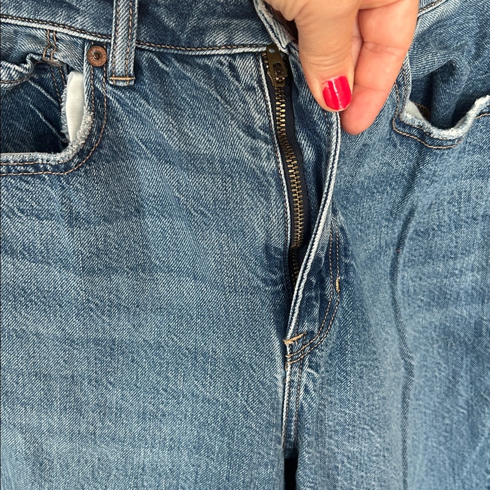 AMERICAN EAGLE Stretch Mom Straight Jean Medium Wash Denim comfort waistband 6 - Picture 5 of 8